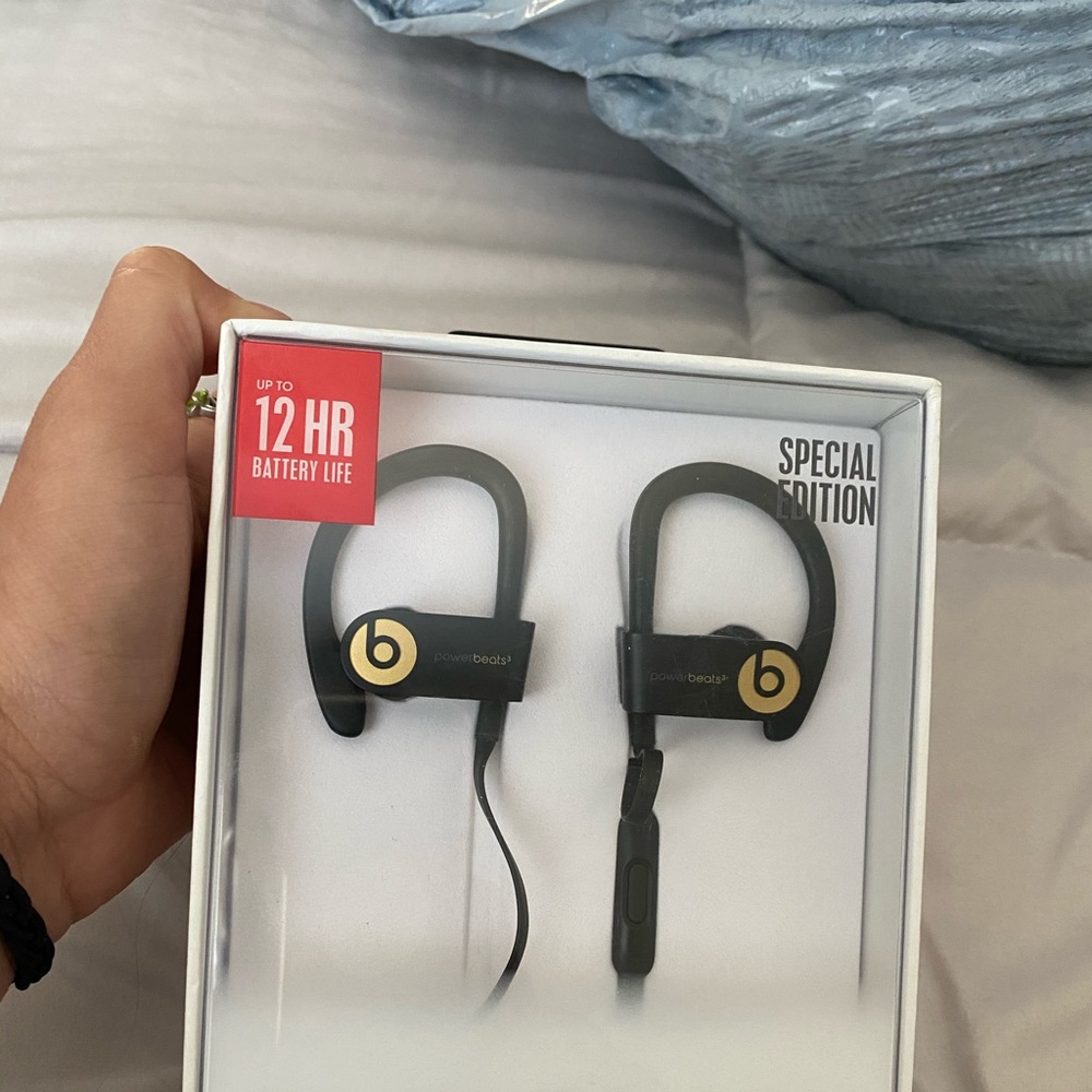 powerbeats 3 wireless black